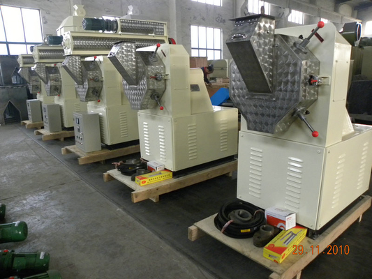 L'anneau à faible bruit de double moteur de la CE meurent le moulin de granule, machine de cylindre réchauffeur avec l'acier inoxydable