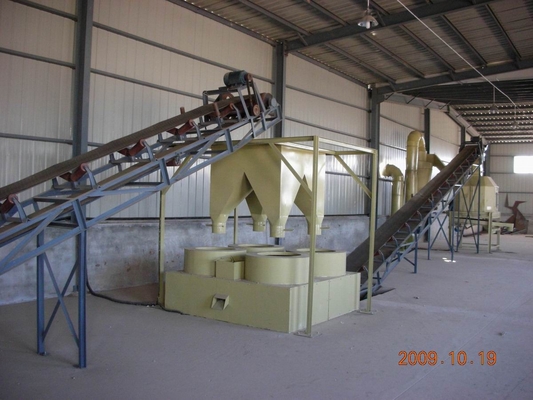 Chaîne de production d'engrais organique d'engrais de vache avec le meulage, système de mélange HKJ40F
